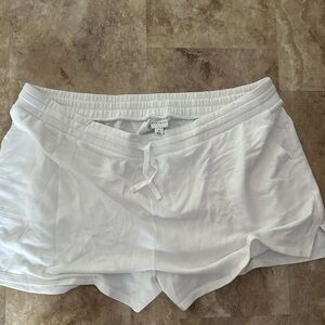 Target, white cotton shorts, size 3x